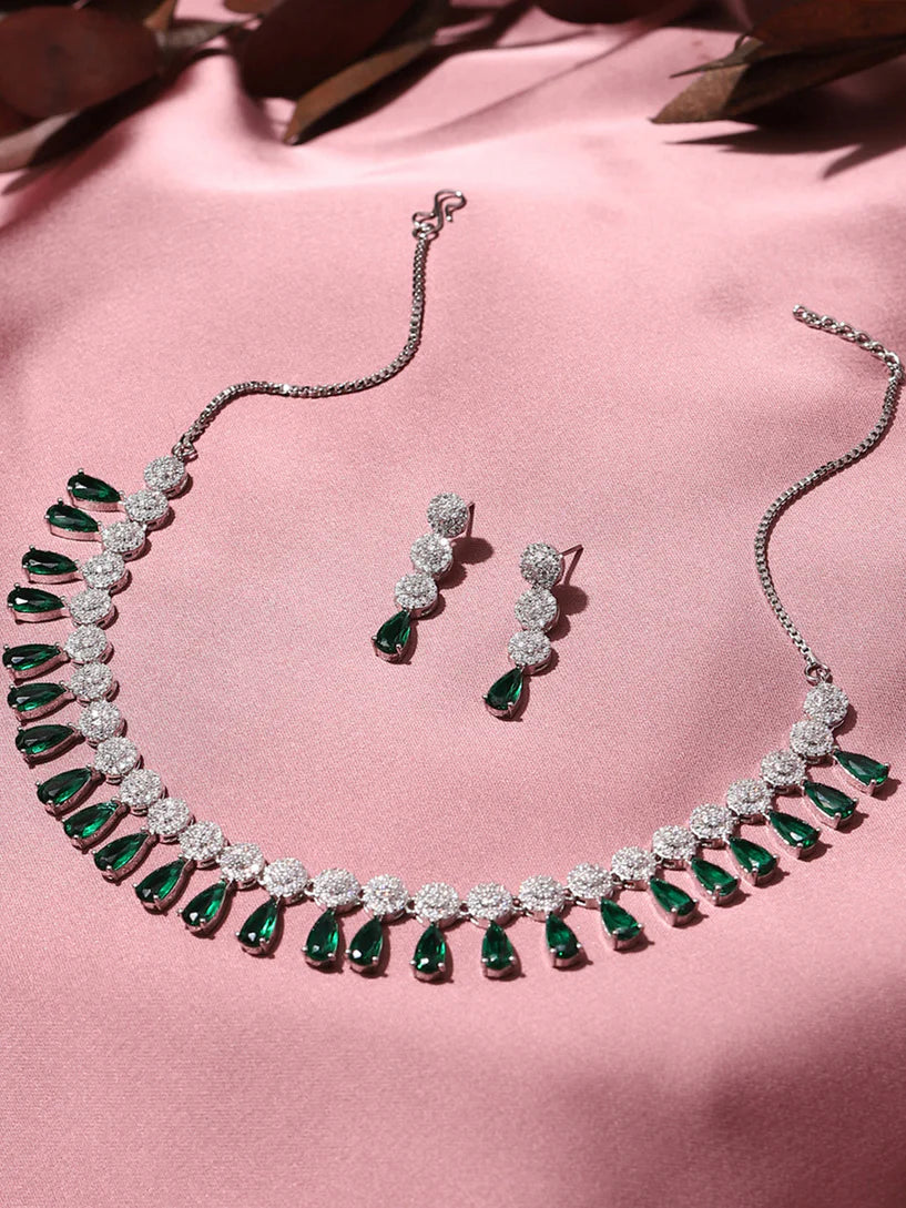 Luxury & Fashionable Silver Necklace Set