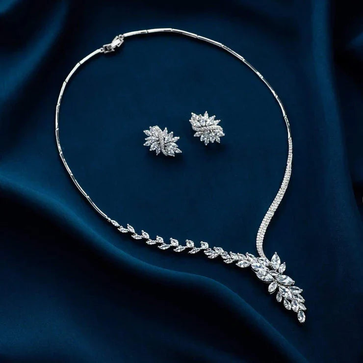 Beautiful & Fashionable Crystal Studded Party Necklace Set