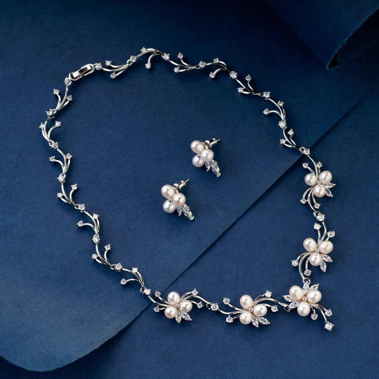 Beautiful & Fashionable Pearls Party Necklace Set