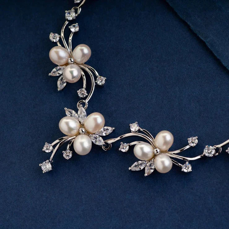 Beautiful & Fashionable Pearls Party Necklace Set
