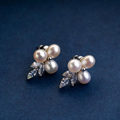 Beautiful & Fashionable Pearls Party Necklace Set